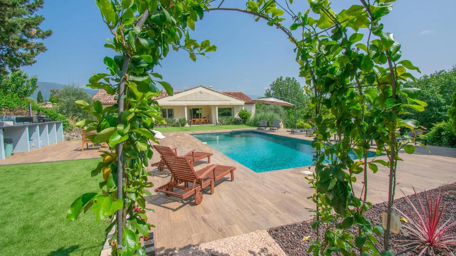 Villa Aixela 220M2 - 4Ch - Piscine & Jardin 3000M2 Fayence 0*,  Frankrike